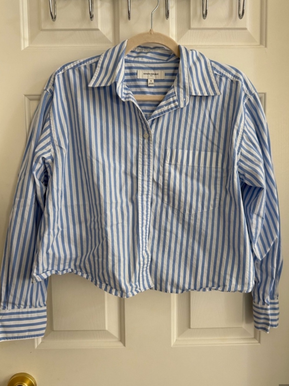 Banana Republic Cropped Boxy Blue & White Striped Button-Up Shirt